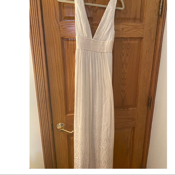 White BCBG gown size 4 - Picture 4 of 5